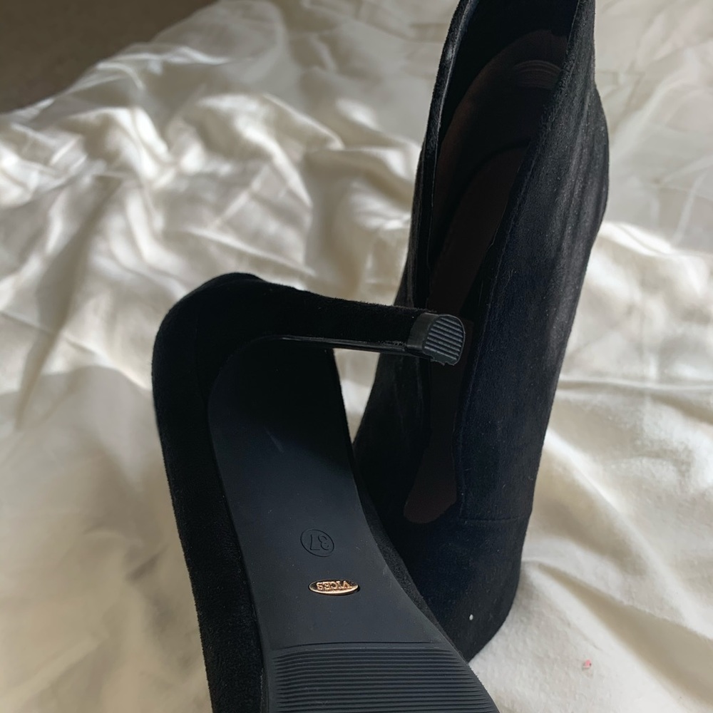 Black open toe ankle boots with open top